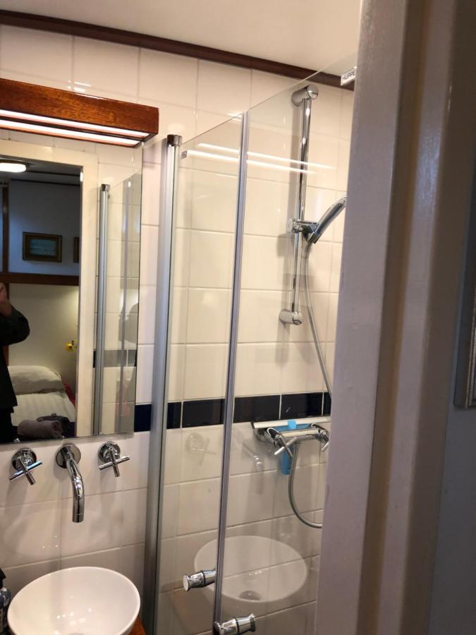 אמסטרדם Hotelboot Zwaan מראה חיצוני תמונה