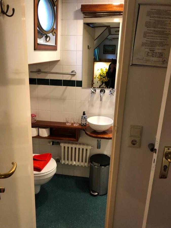 אמסטרדם Hotelboot Zwaan מראה חיצוני תמונה