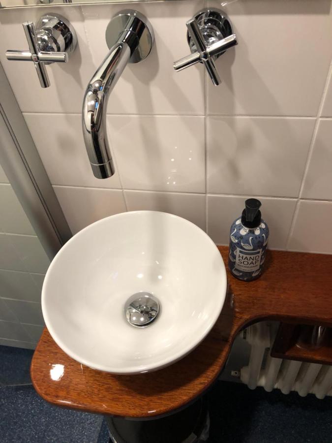 אמסטרדם Hotelboot Zwaan מראה חיצוני תמונה