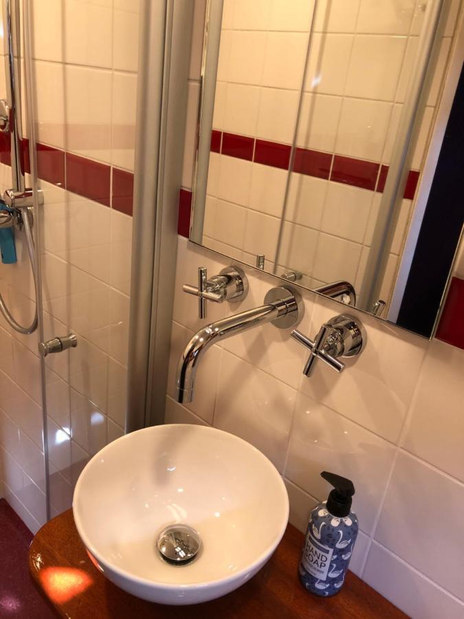 אמסטרדם Hotelboot Zwaan מראה חיצוני תמונה